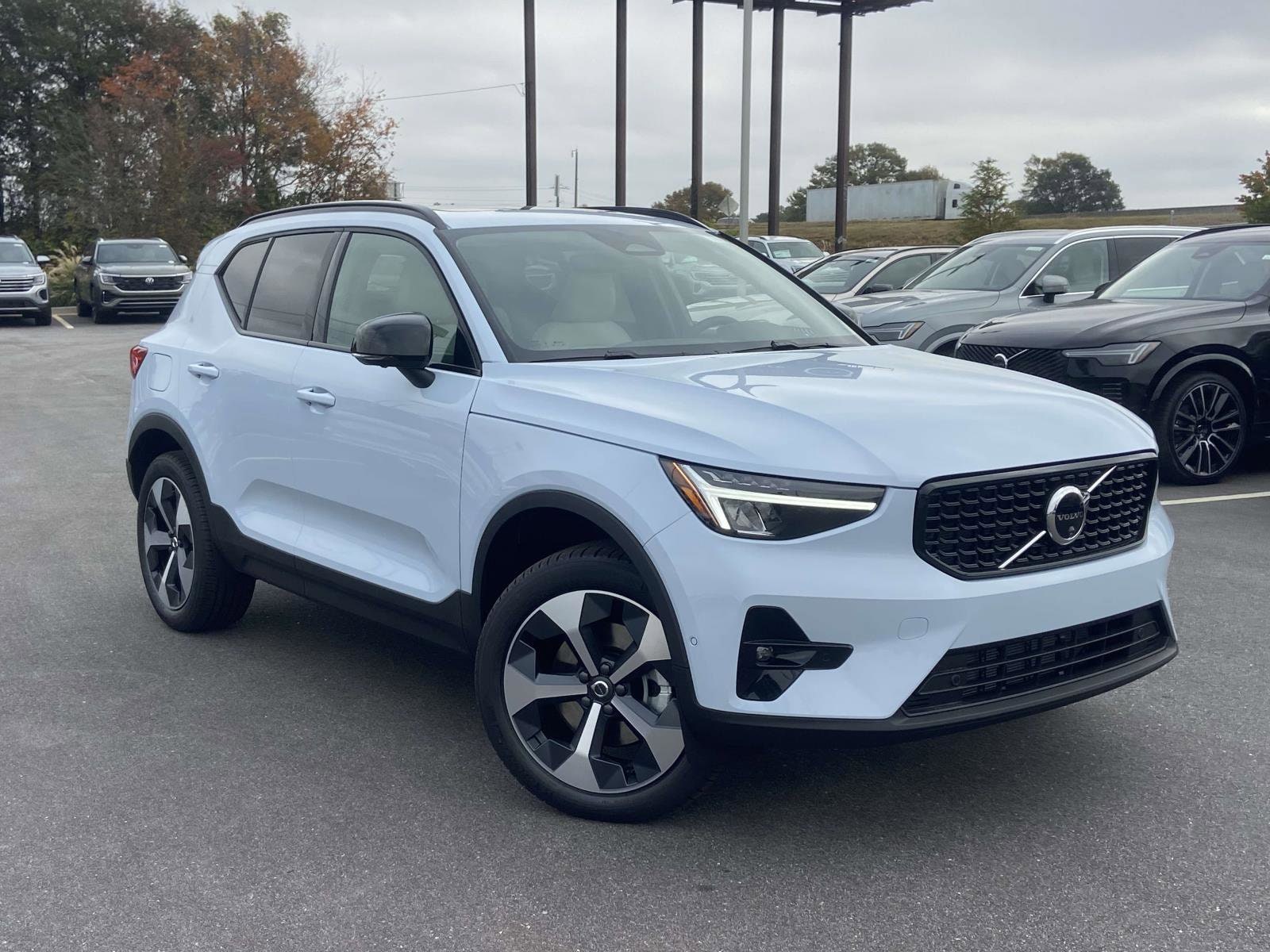 2026 Volvo XC40 Plus's photo