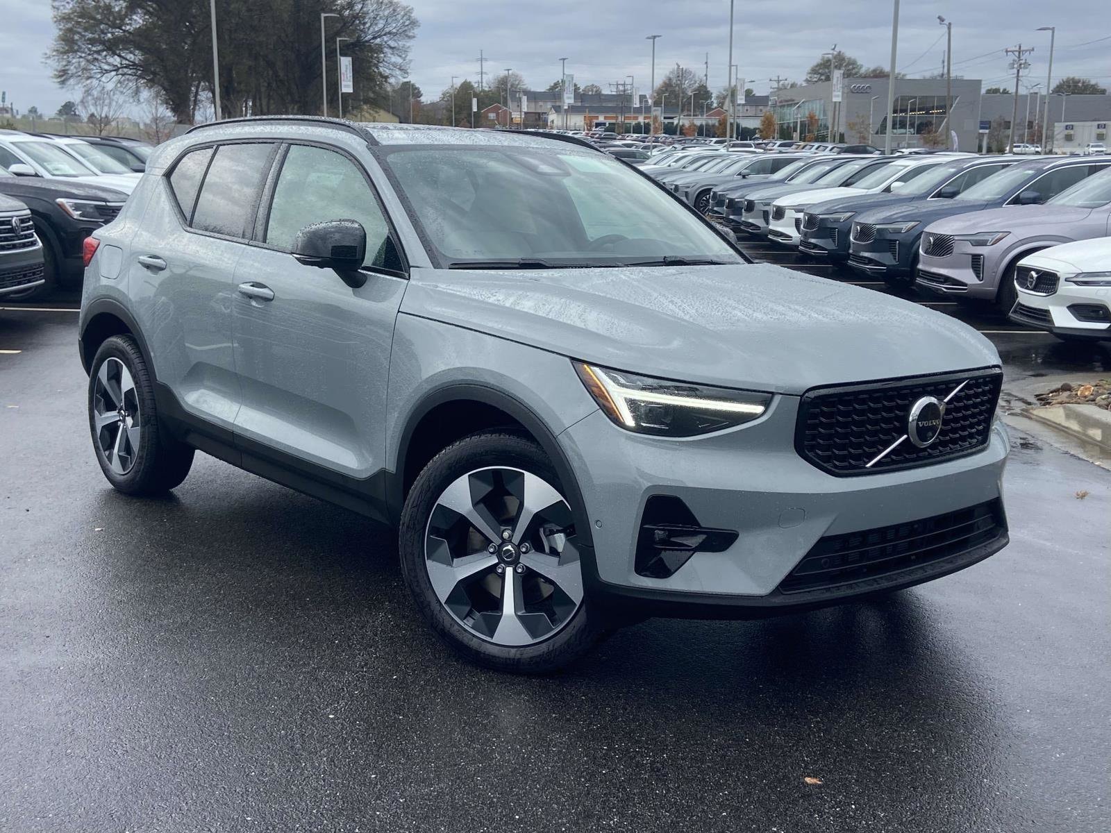 2026 Volvo XC40 Plus's photo