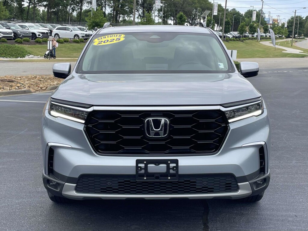 Used 2025 Honda Pilot Touring SUV