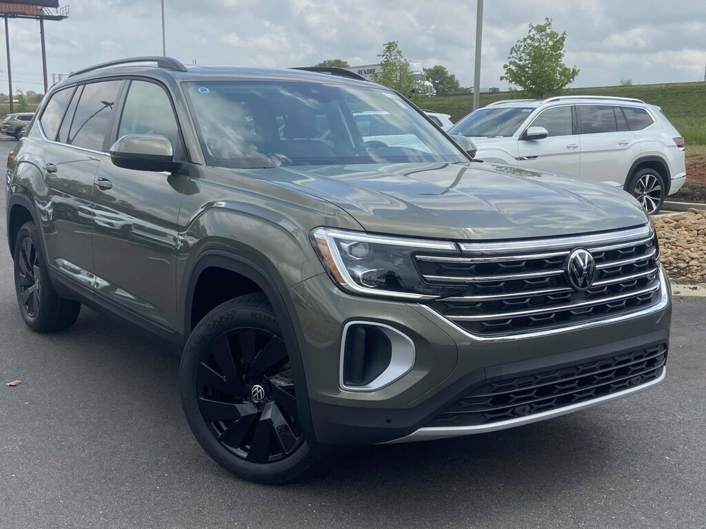New 2025 Volkswagen Atlas 2.0T SE w/Technology 2.0T SE w/Technology FWD