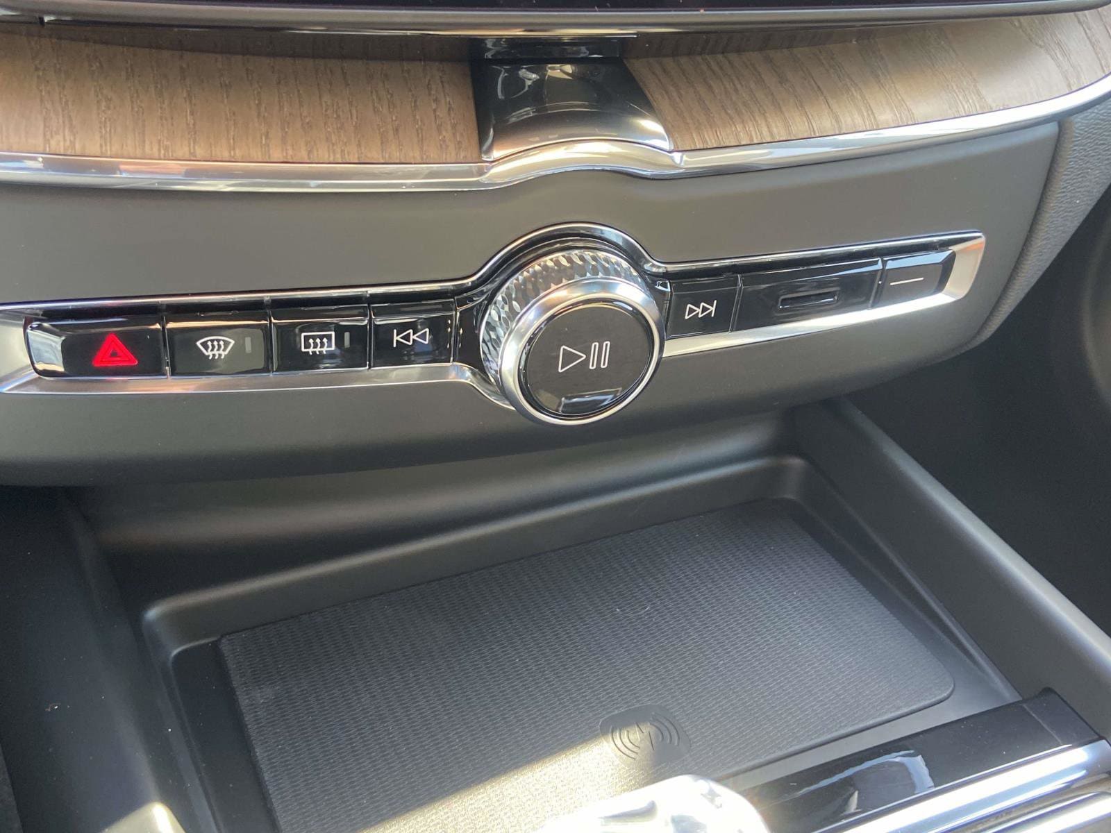 2026 Volvo XC60 Plus - Photo 28