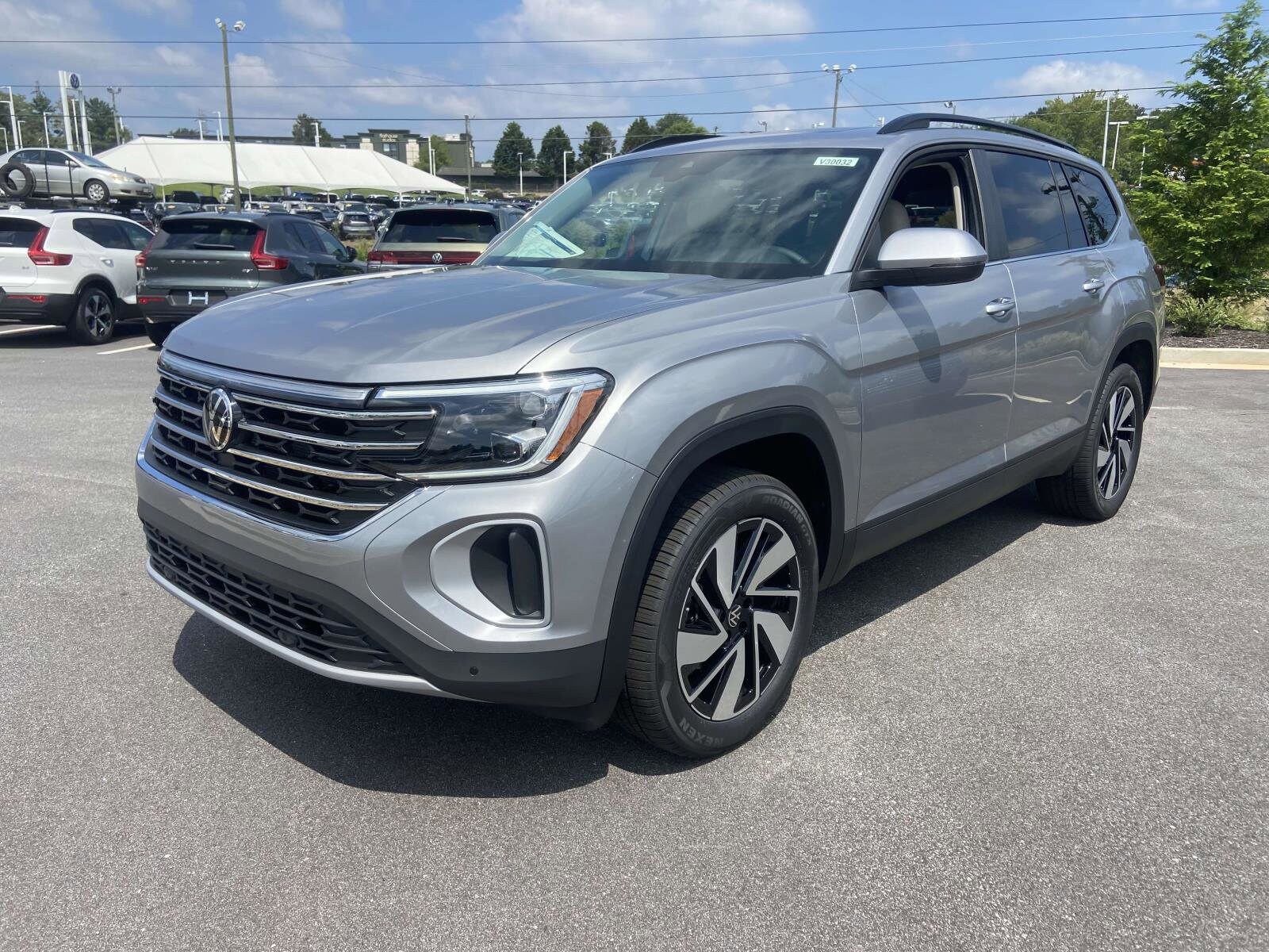 2026 Volkswagen Atlas SE Technology photo 2