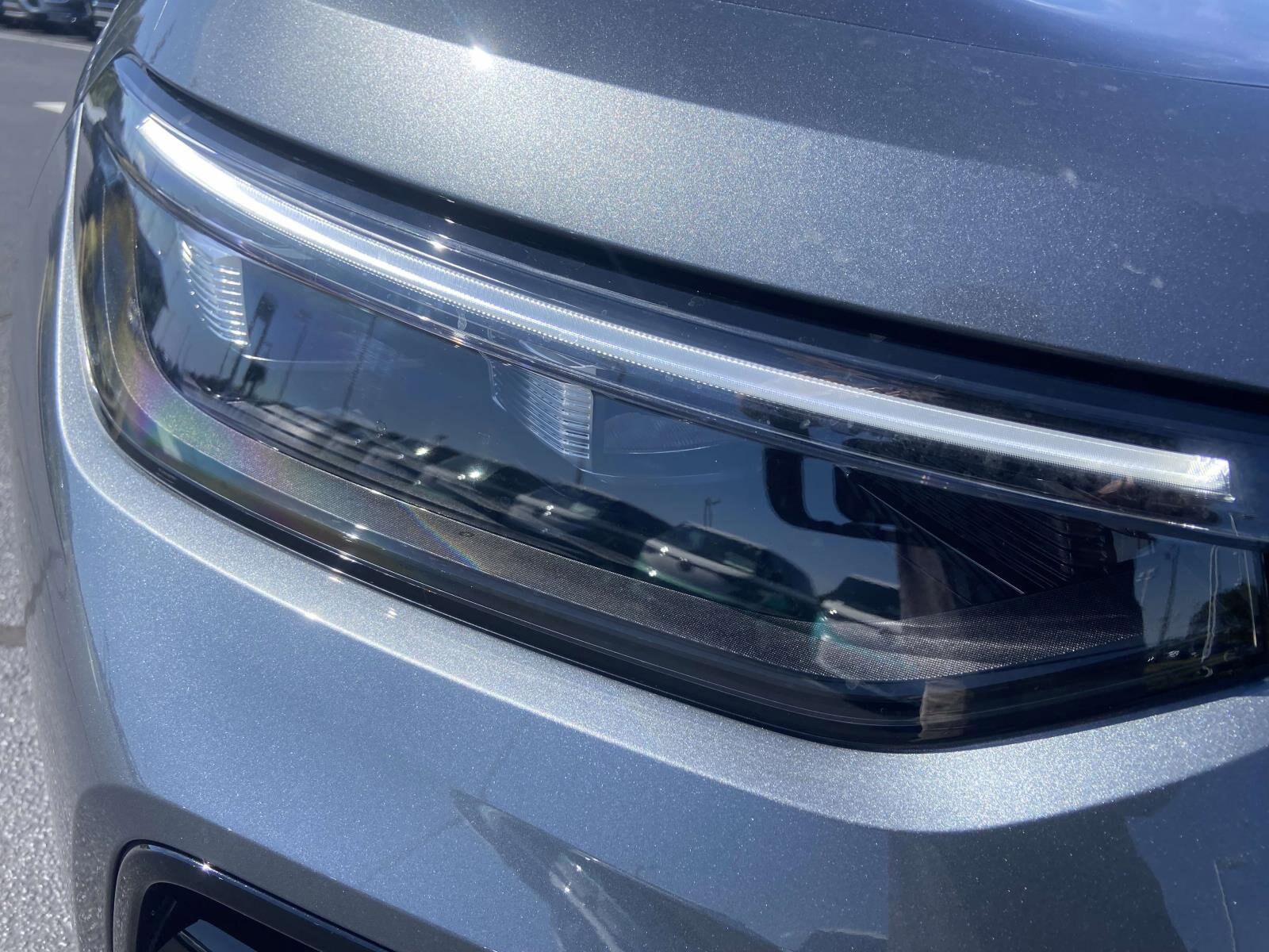 2025 Volkswagen Tiguan SE R-Line Black photo 4