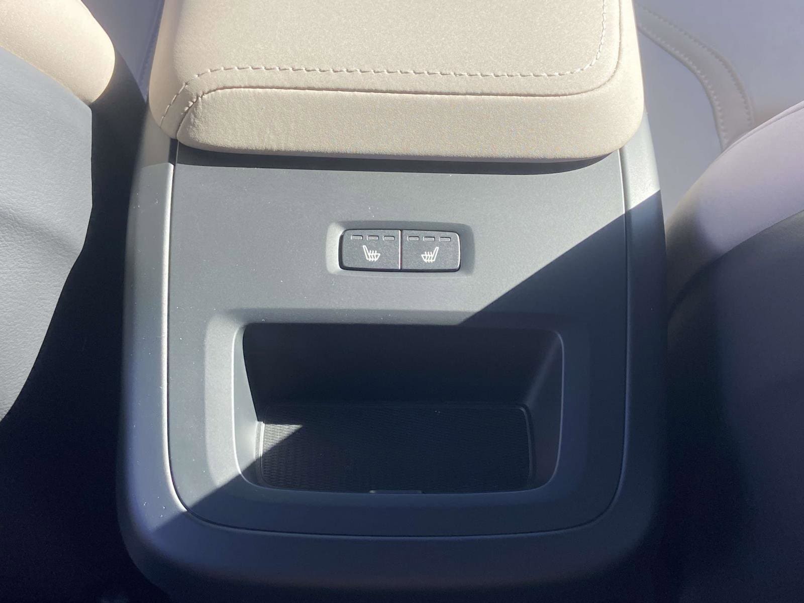 2026 Volvo XC60 Plus - Photo 15