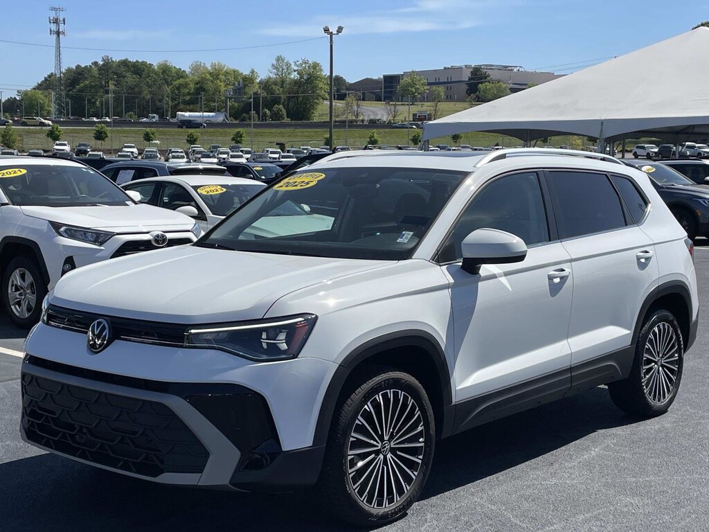 Used 2025 Volkswagen Taos 1.5T SE SUV