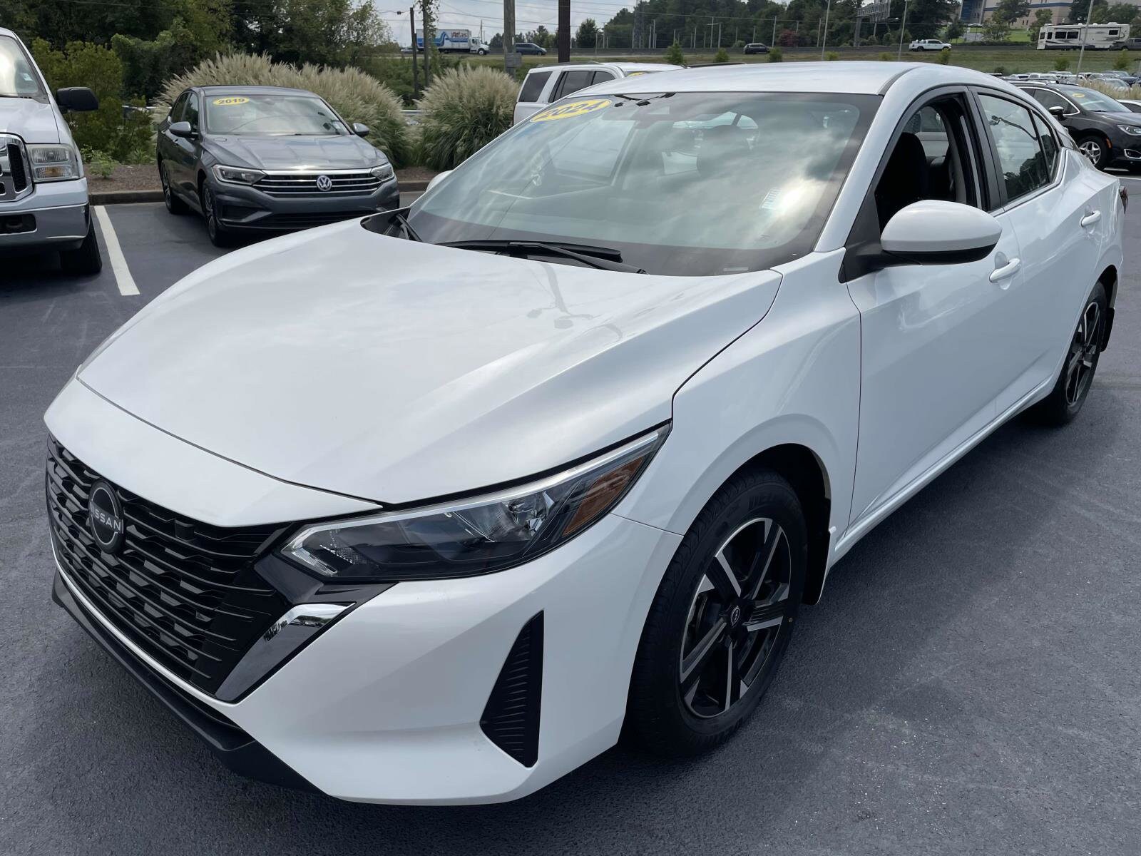 2024 Nissan Sentra SV photo 3