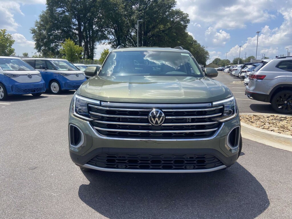 New 2026 Volkswagen Atlas 2.0T SE w/Technology 2.0T SE w/Technology FWD