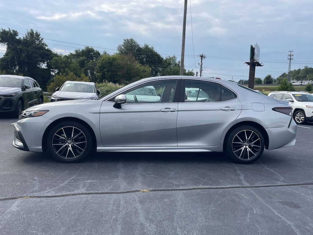 Used 2024 Toyota Camry SE Sedan