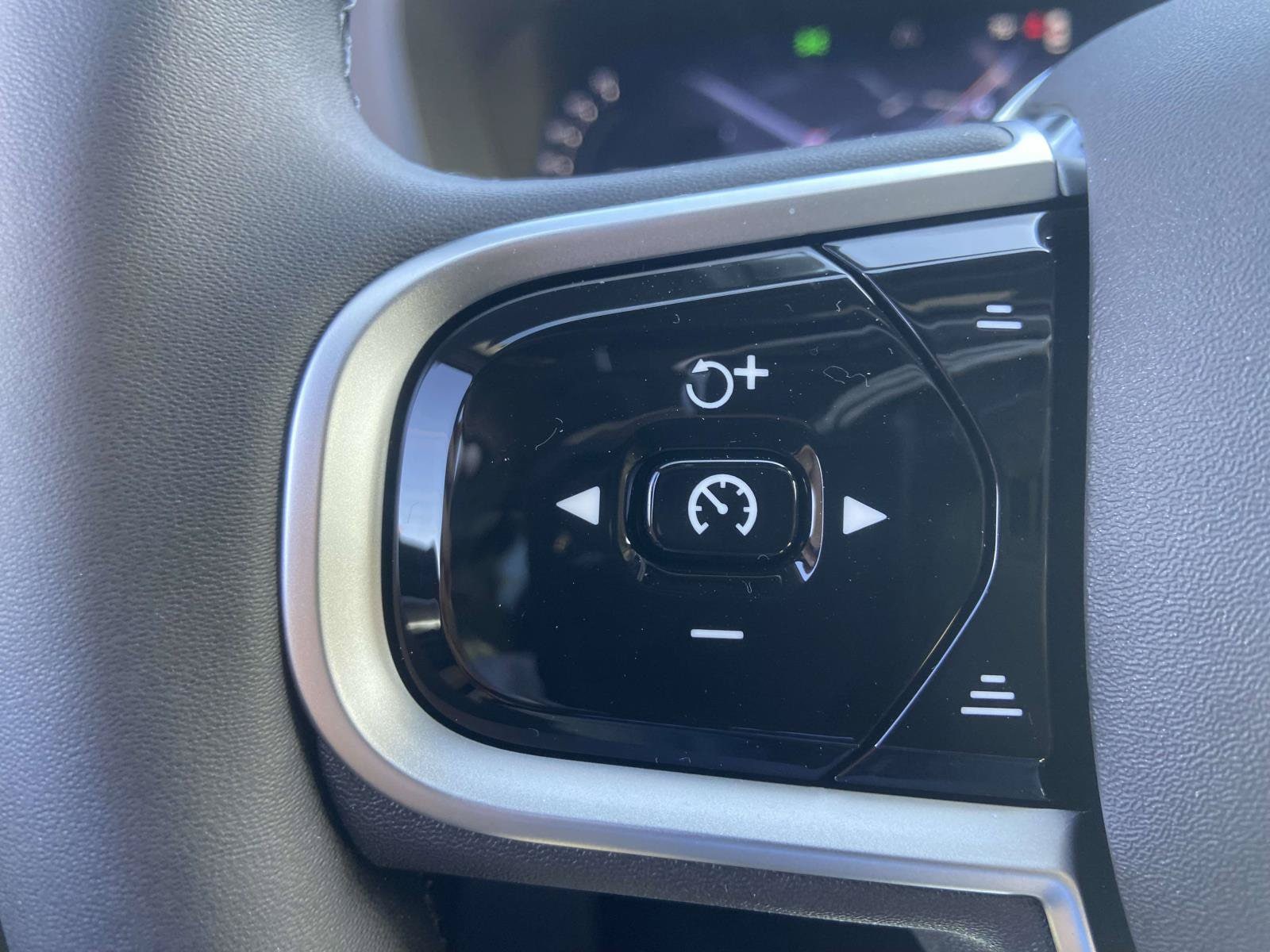 2026 Volvo XC60 Plus - Photo 23