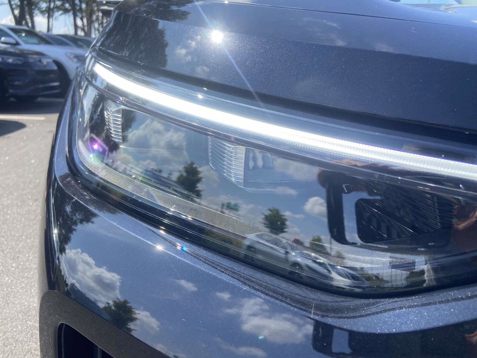 2025 Volkswagen Tiguan SE photo 3
