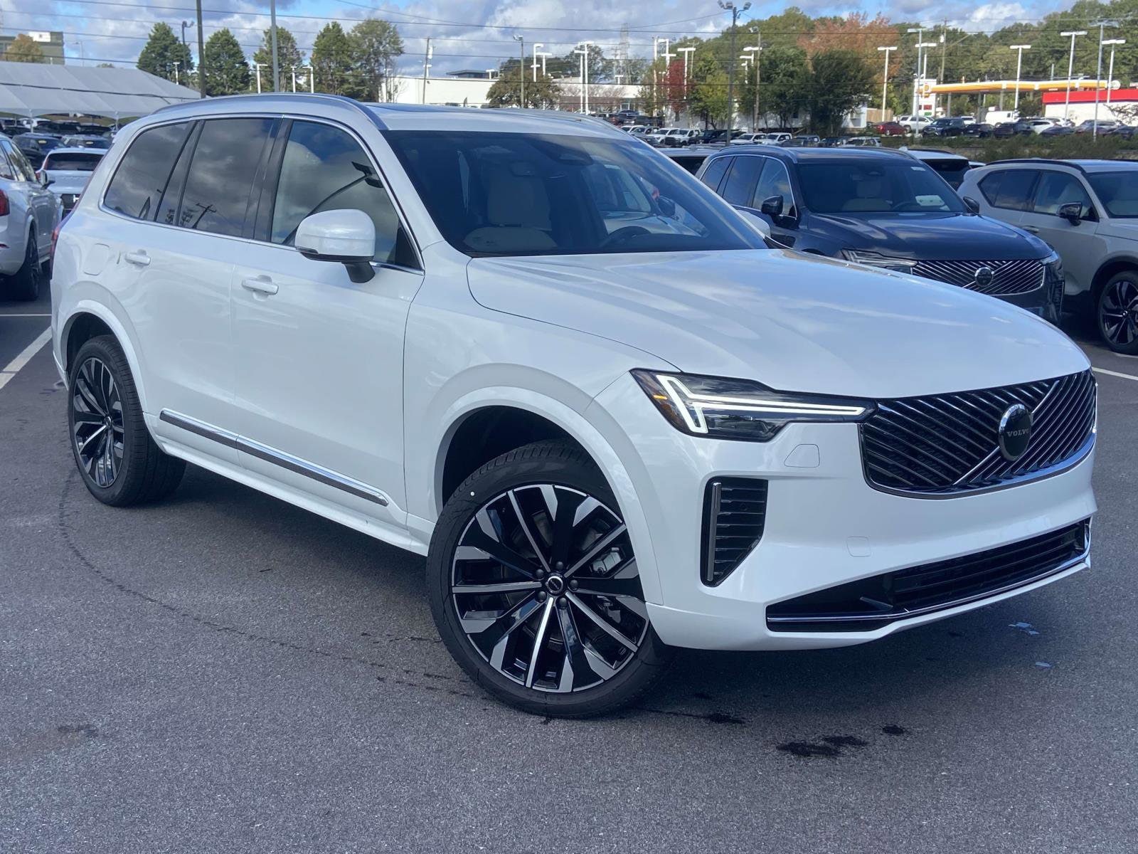 2026 Volvo XC90 Core's photo