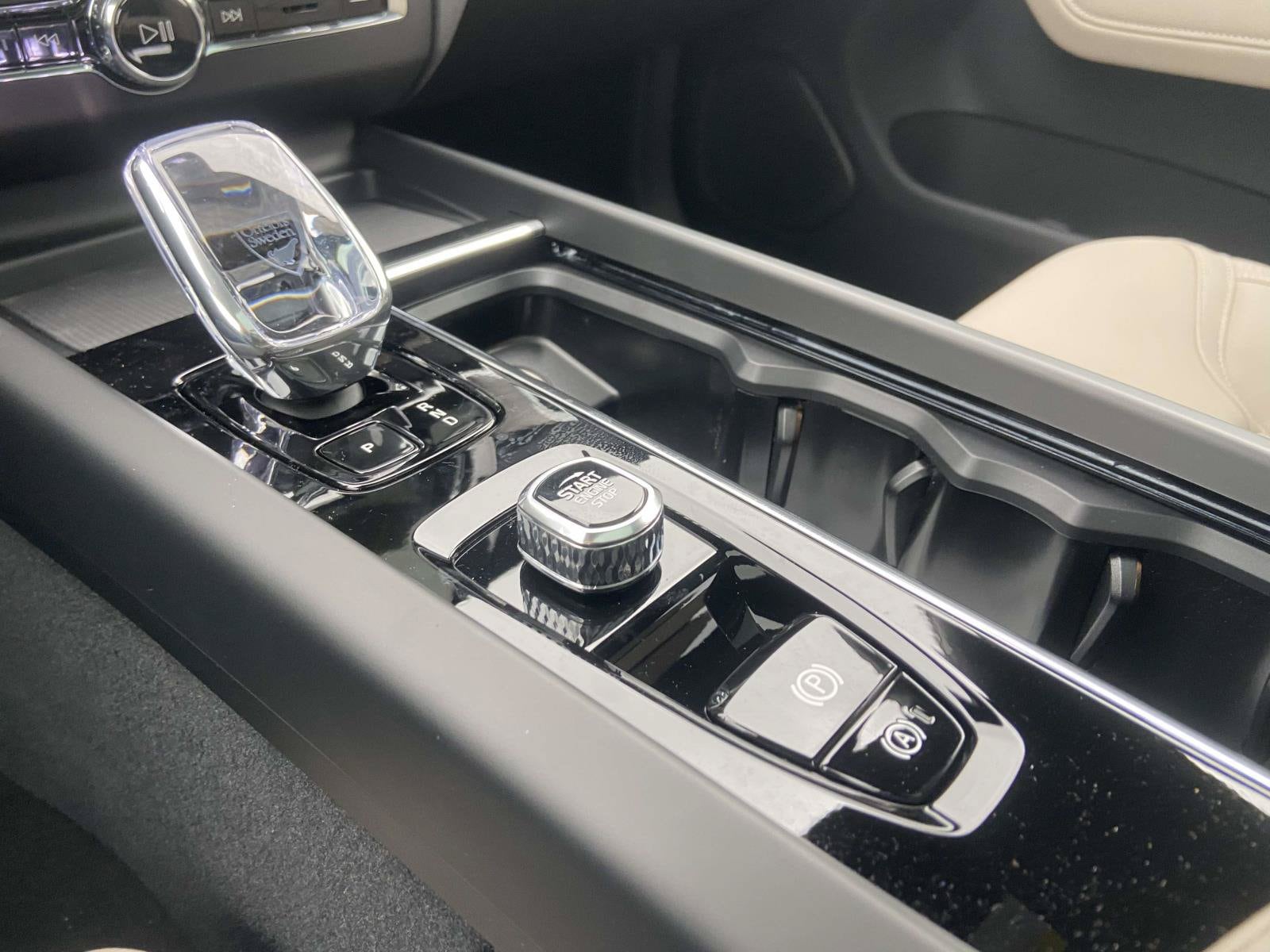 2026 Volvo XC60 Plus - Photo 29