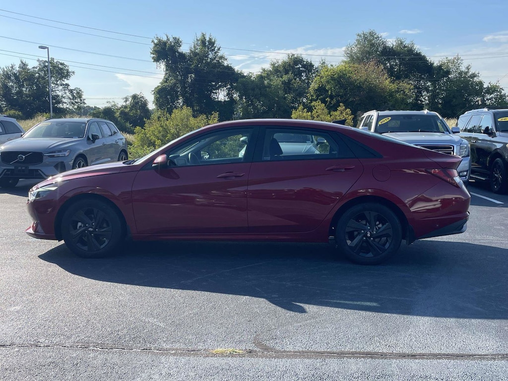 Used 2022 Hyundai Elantra SEL Sedan
