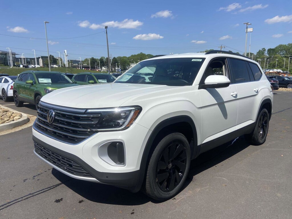 New 2025 Volkswagen Atlas 2.0T SE w/Technology 2.0T SE w/Technology FWD