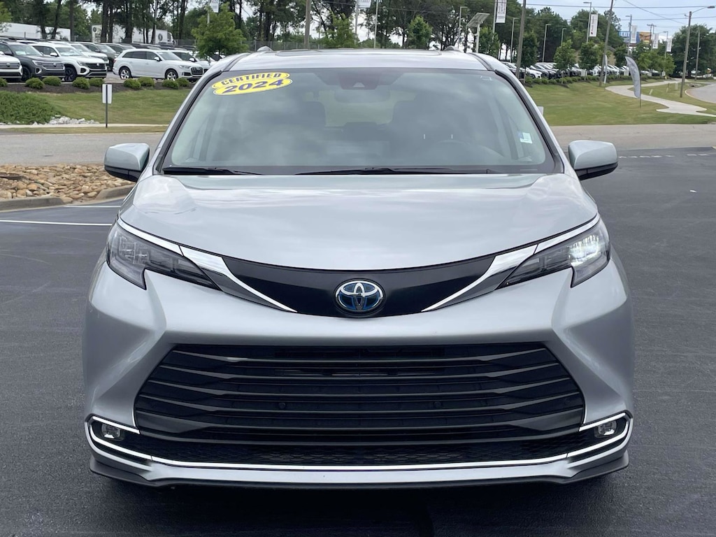 Used 2024 Toyota Sienna XLE 8 Passenger Van Passenger Van