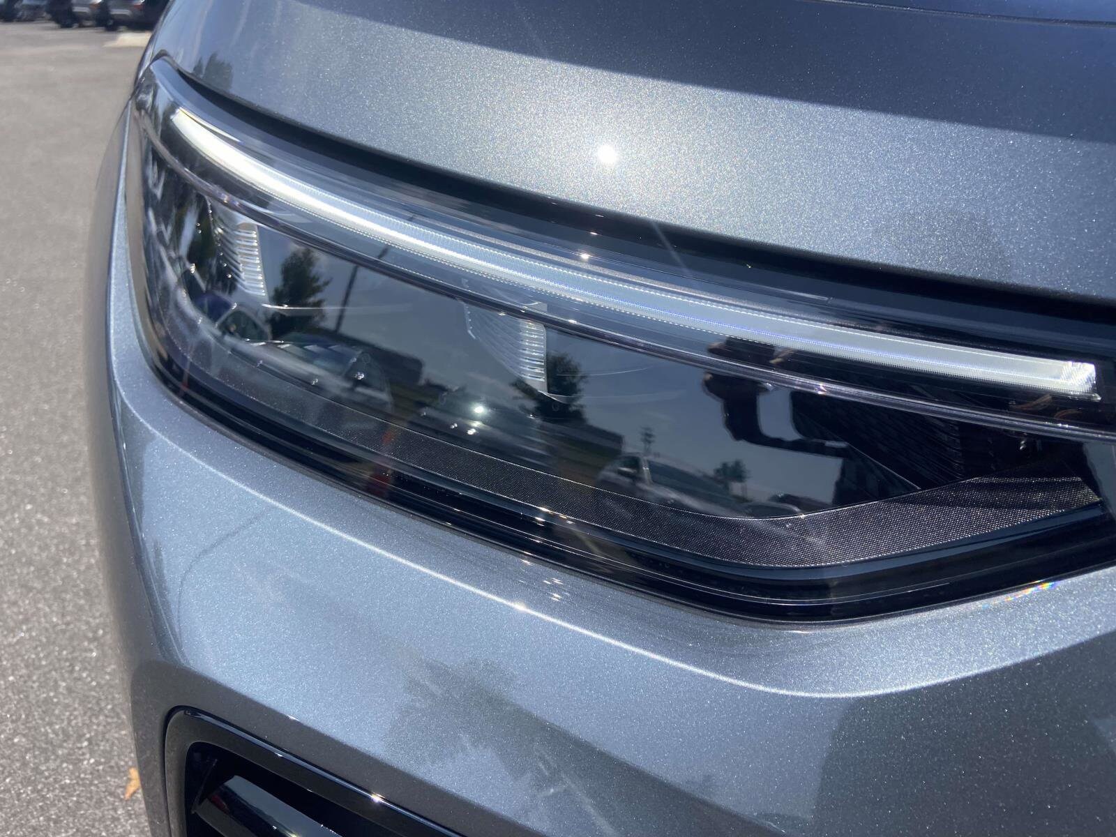 2025 Volkswagen Tiguan SE R-Line Black photo 3