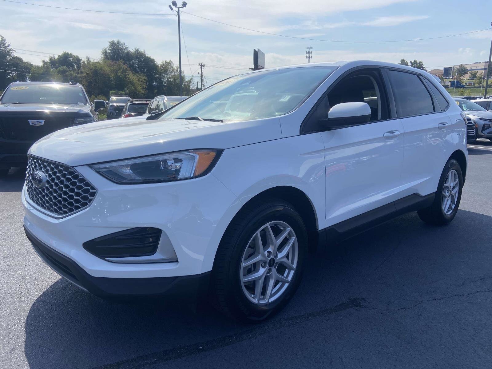 2024 Ford Edge SEL photo 3