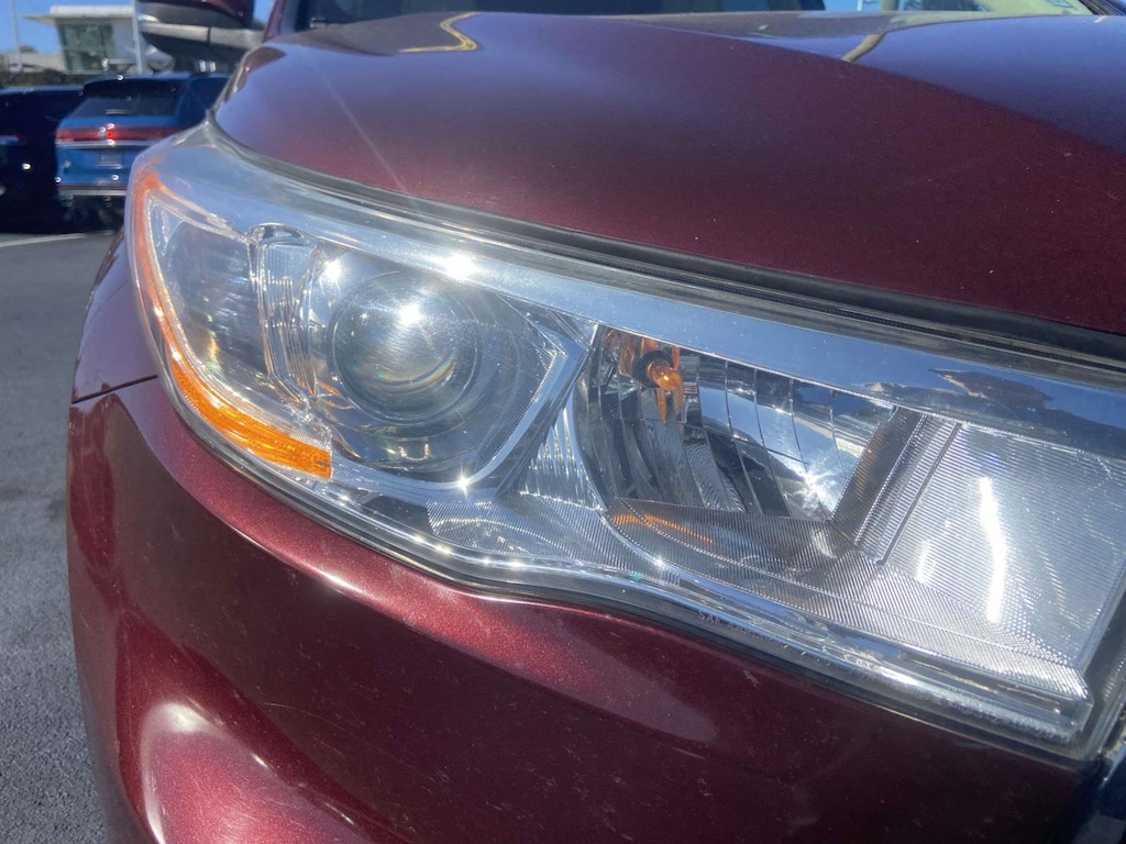 Used 2015 Toyota Highlander LE V6 SUV