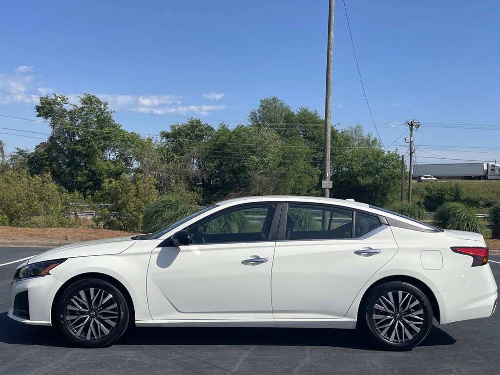 Used 2025 Nissan Altima SV Sedan