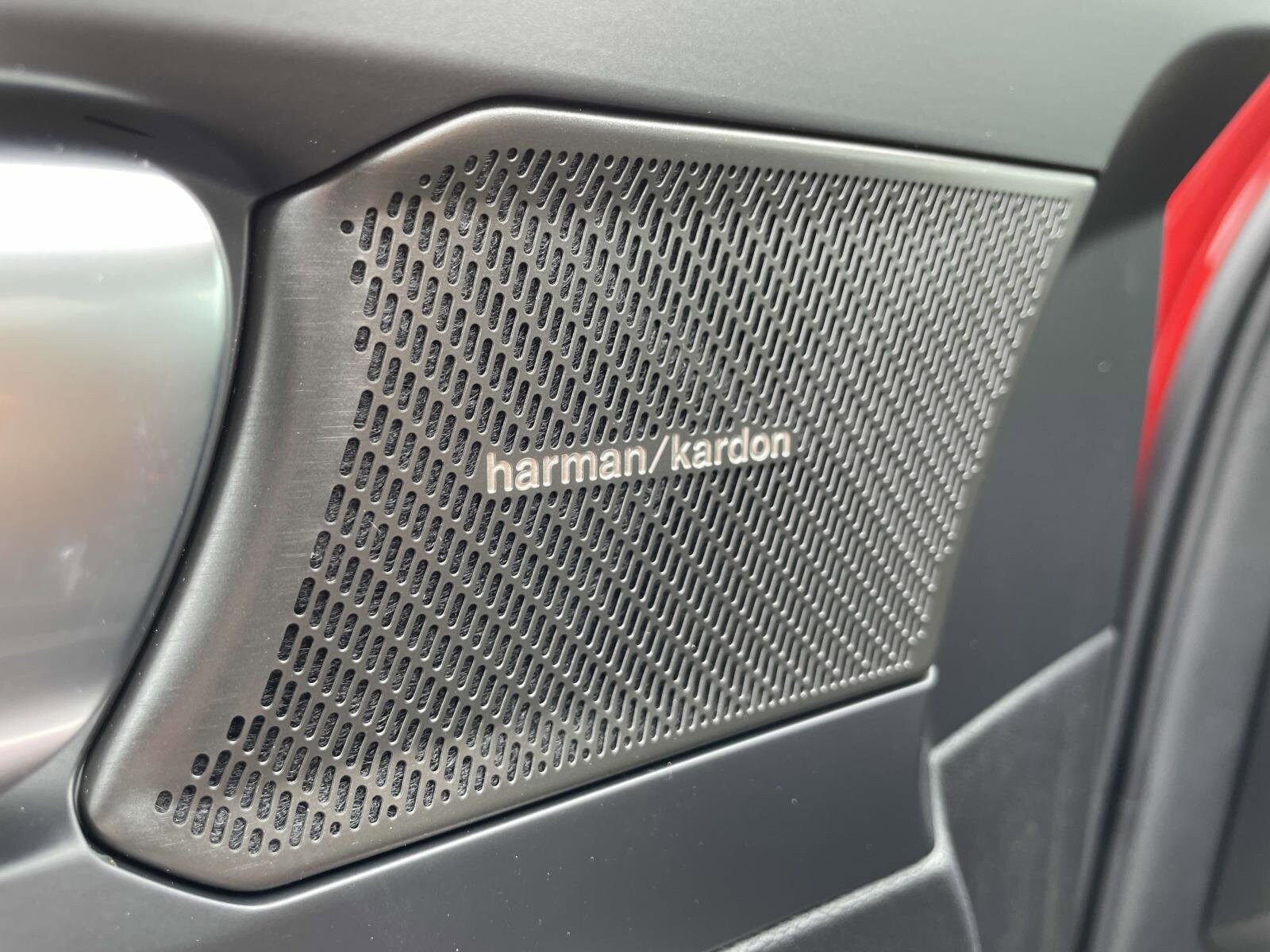 2025 Volvo XC40 Ultra - Photo 18