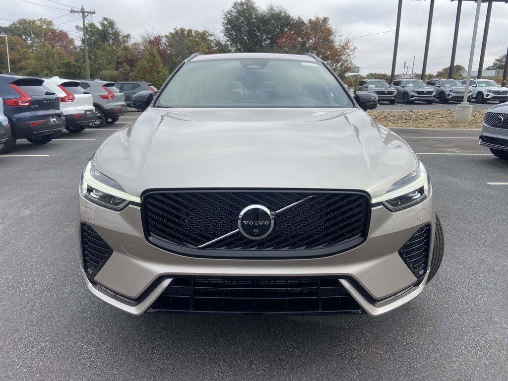 New 2026 Volvo XC60 B5 Plus SUV