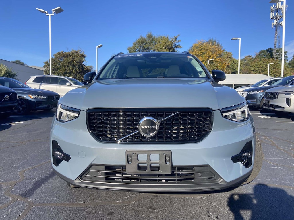 Certified 2023 Volvo XC40 B5 AWD Plus Dark SUV