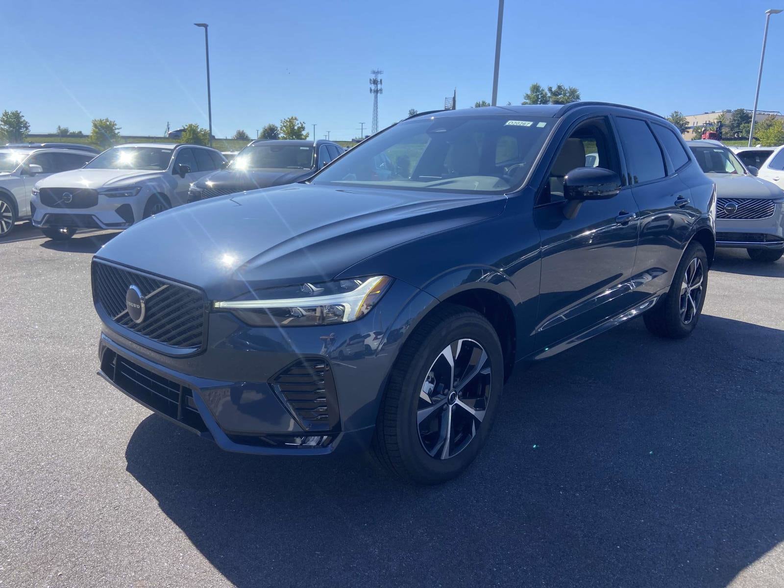 2026 Volvo XC60 Core - Photo 3
