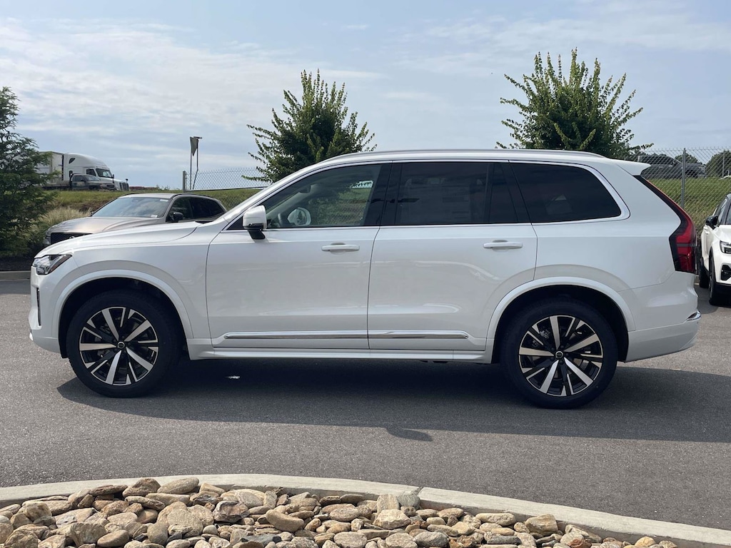 New 2026 Volvo XC90 B5 Core SUV