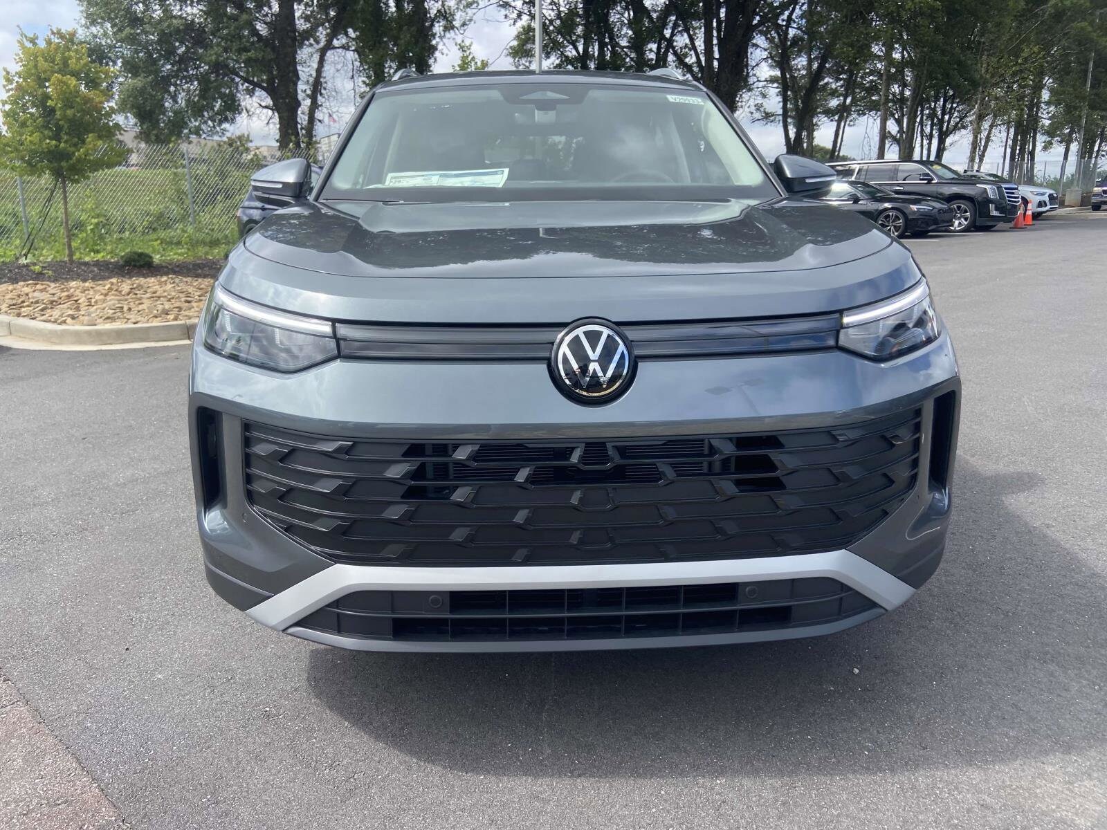 2025 Volkswagen Tiguan S photo 2