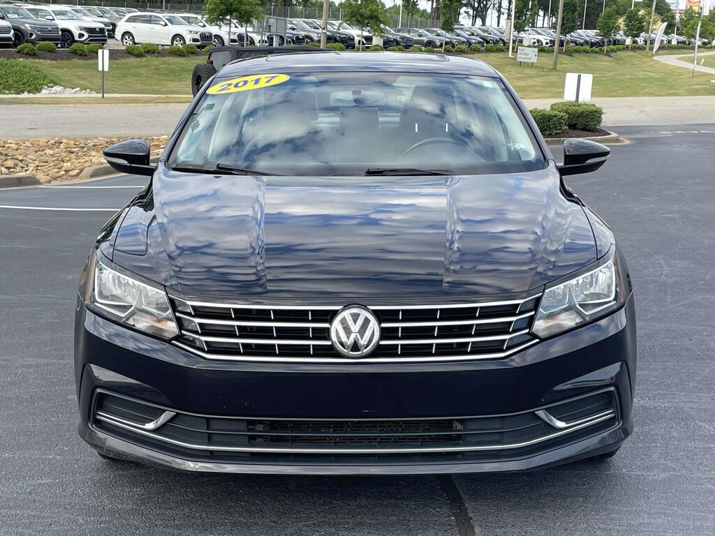 Used 2017 Volkswagen Passat 1.8T SE Sedan