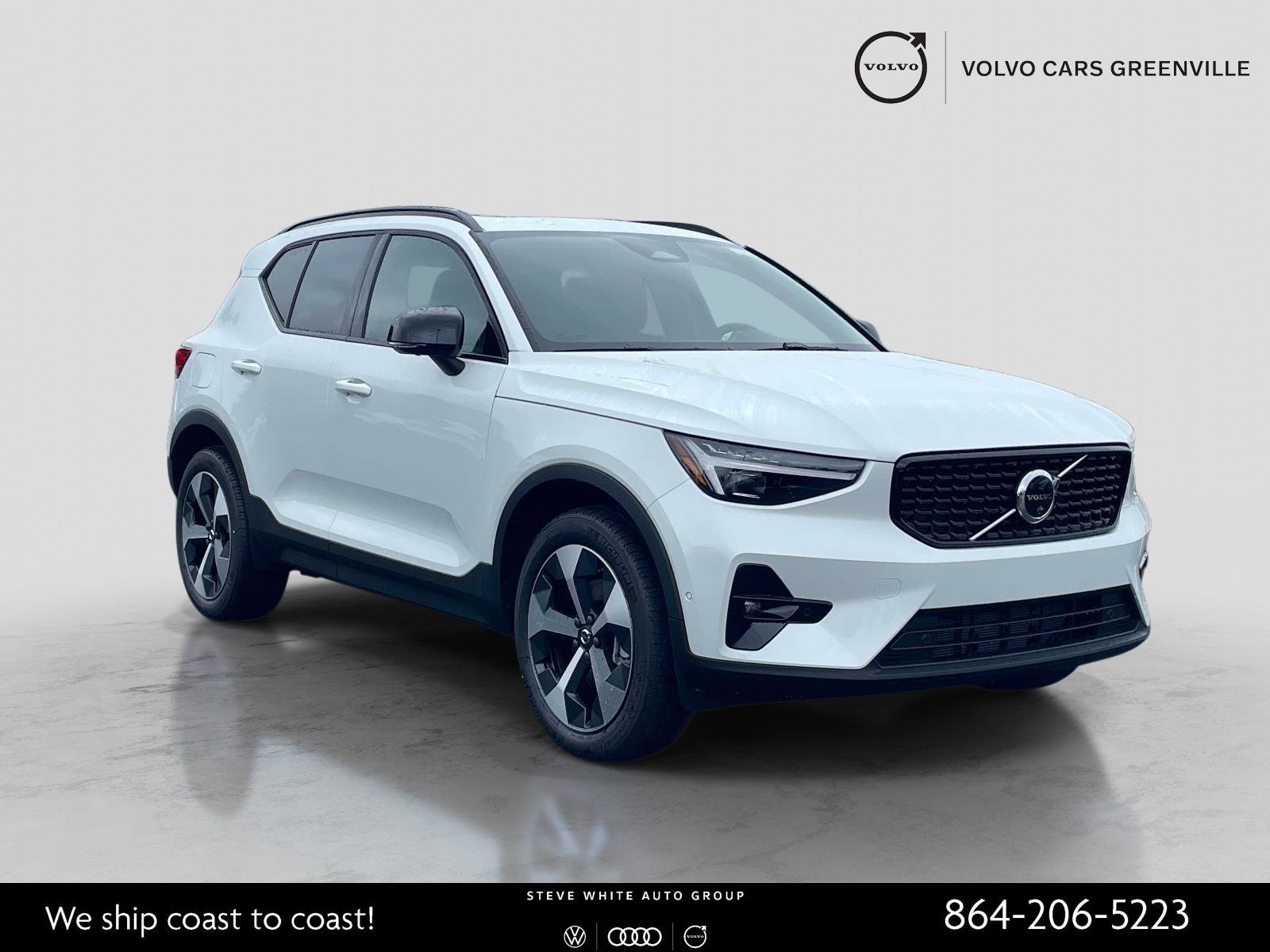 2026 Volvo XC40 B5 Plus Dark AWD's photo