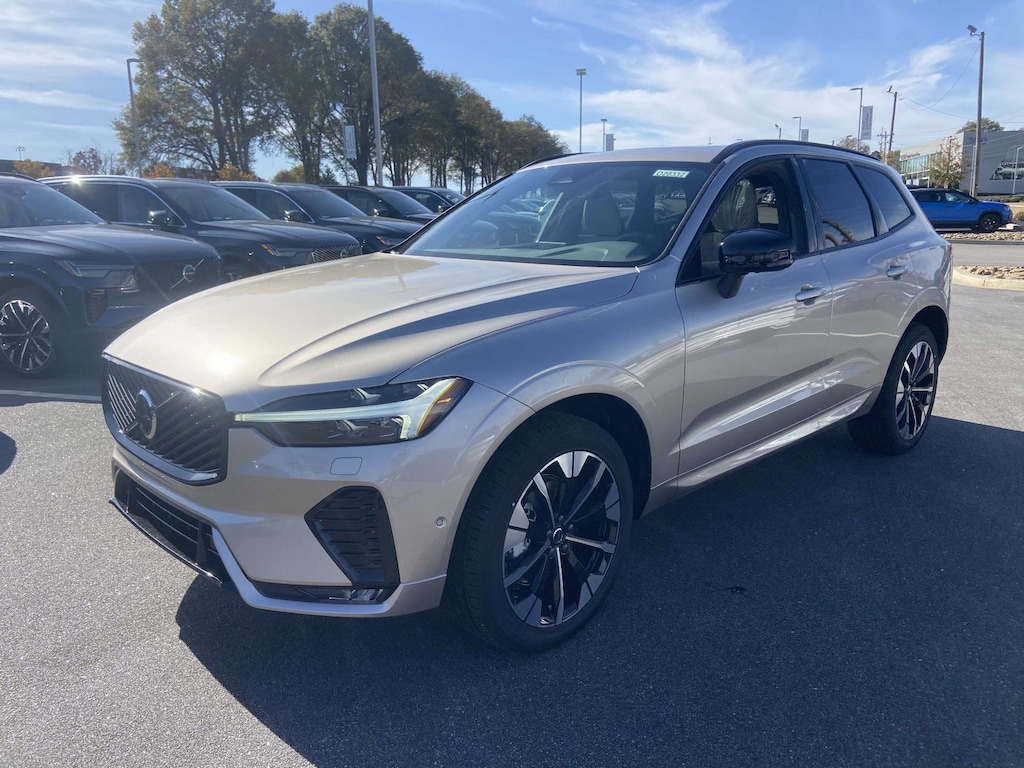 New 2026 Volvo XC60 B5 Plus SUV