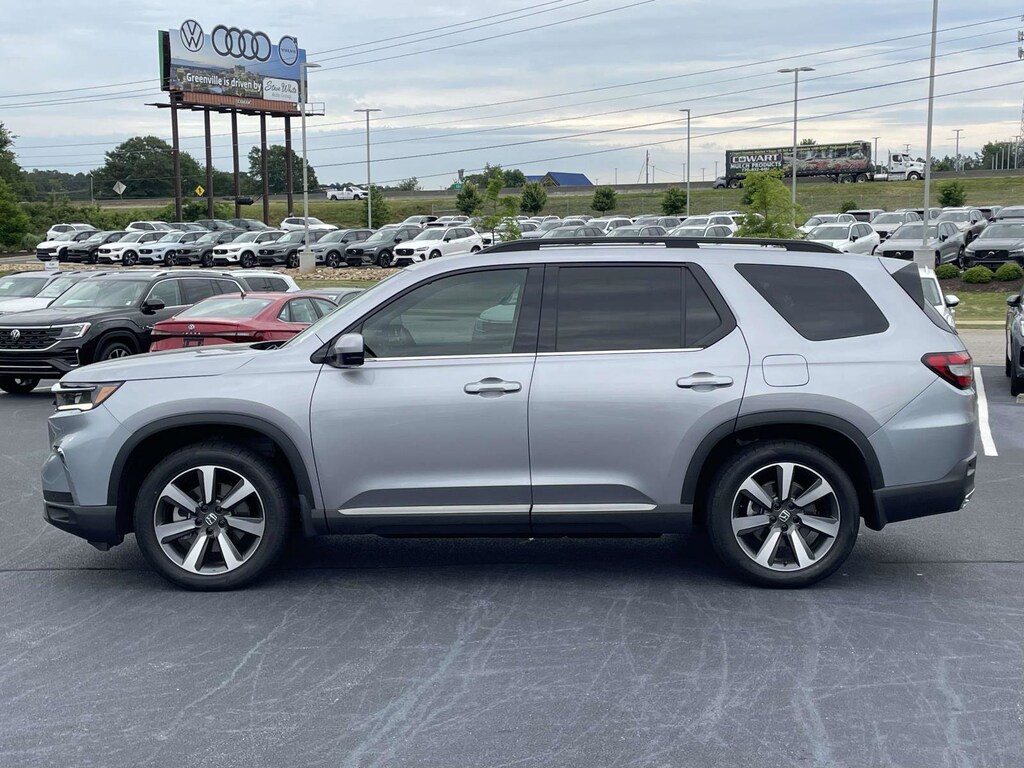 Used 2025 Honda Pilot Touring SUV