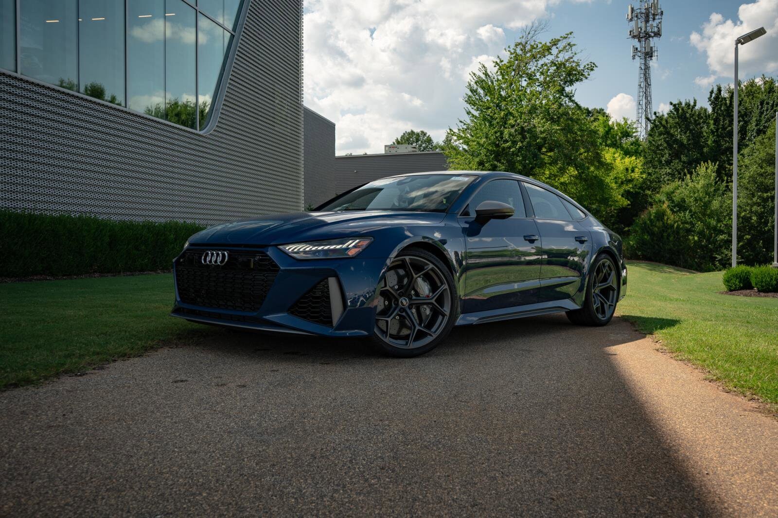 2025 Audi RS 7 Performance Base photo 2