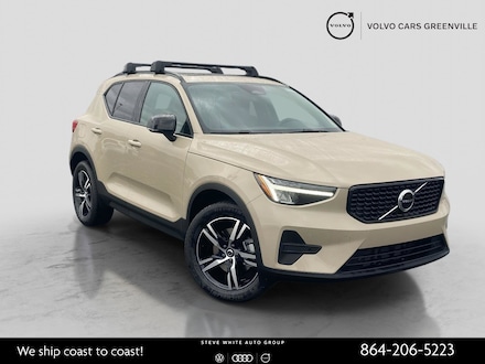 2026 Volvo XC40 B5 Core AWD SUV