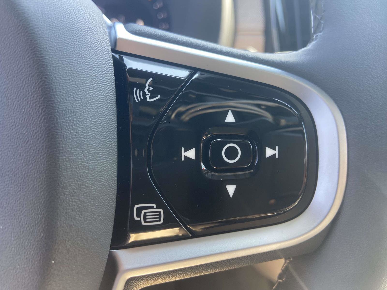 2026 Volvo XC90 Core - Photo 25