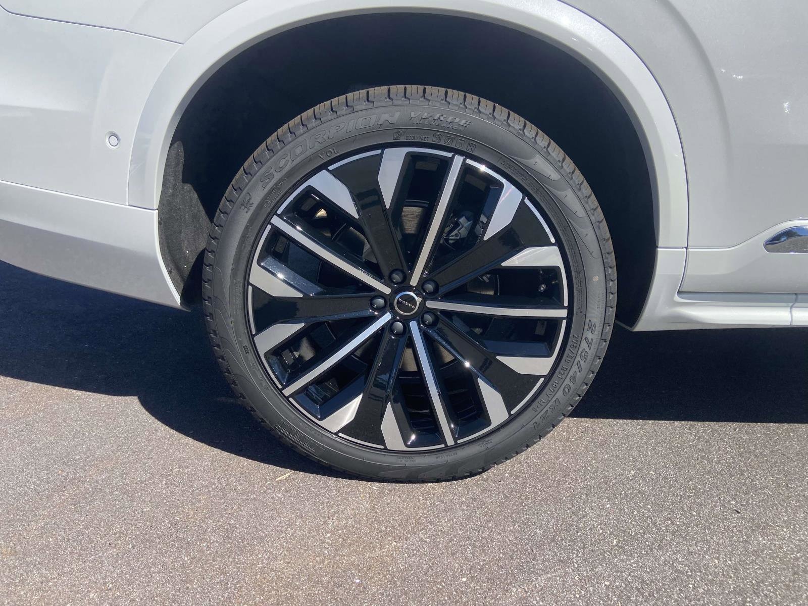 2026 Volvo XC90 Ultra - Photo 11