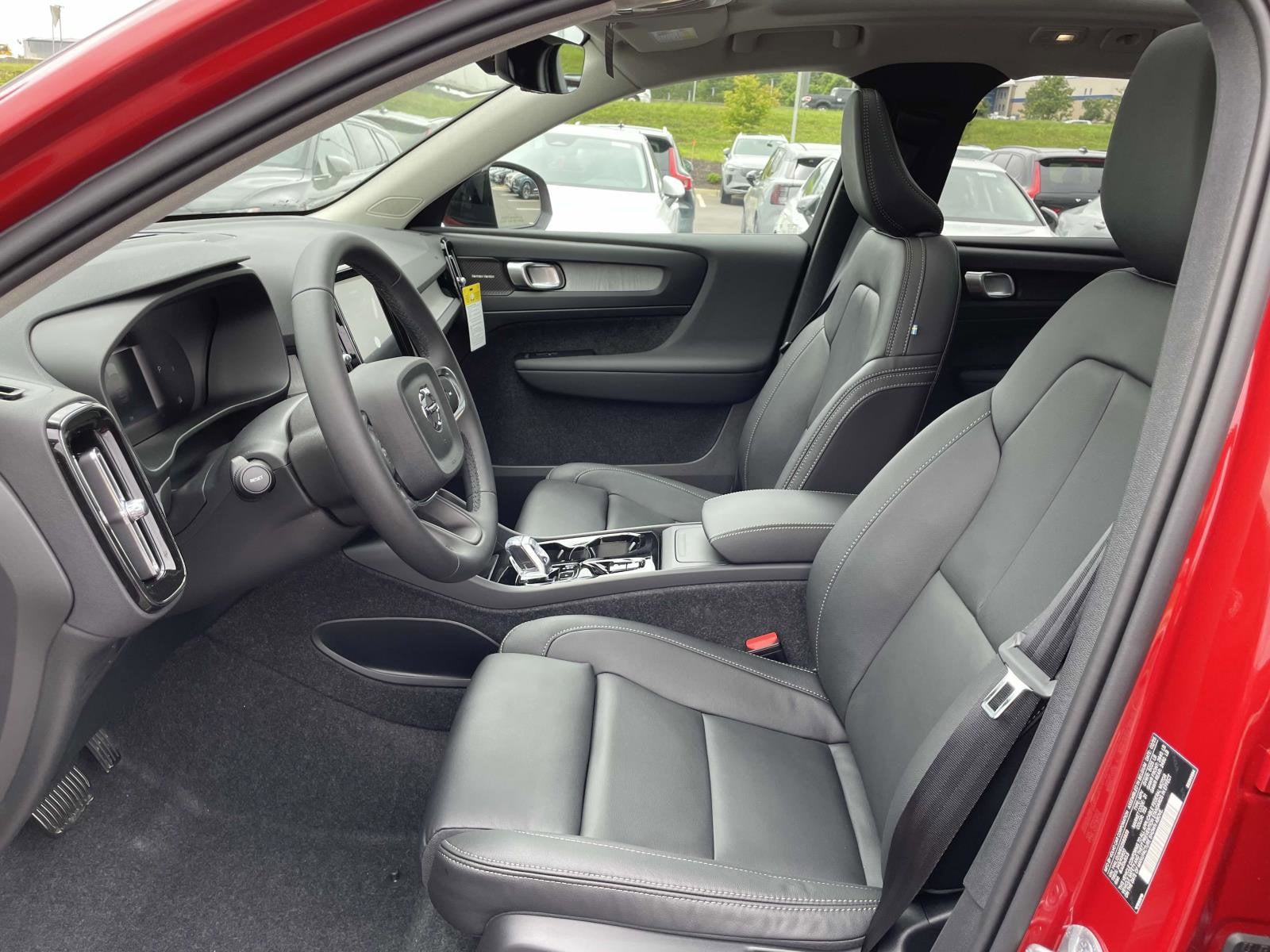 2025 Volvo XC40 Ultra - Photo 29