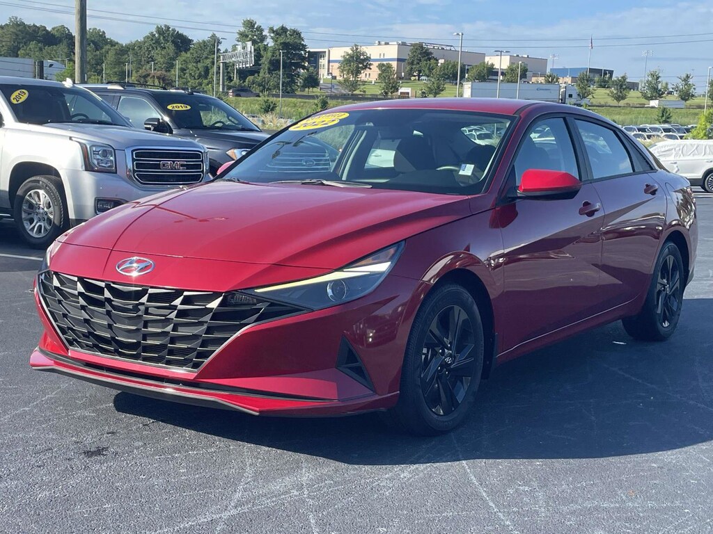 Used 2022 Hyundai Elantra SEL Sedan