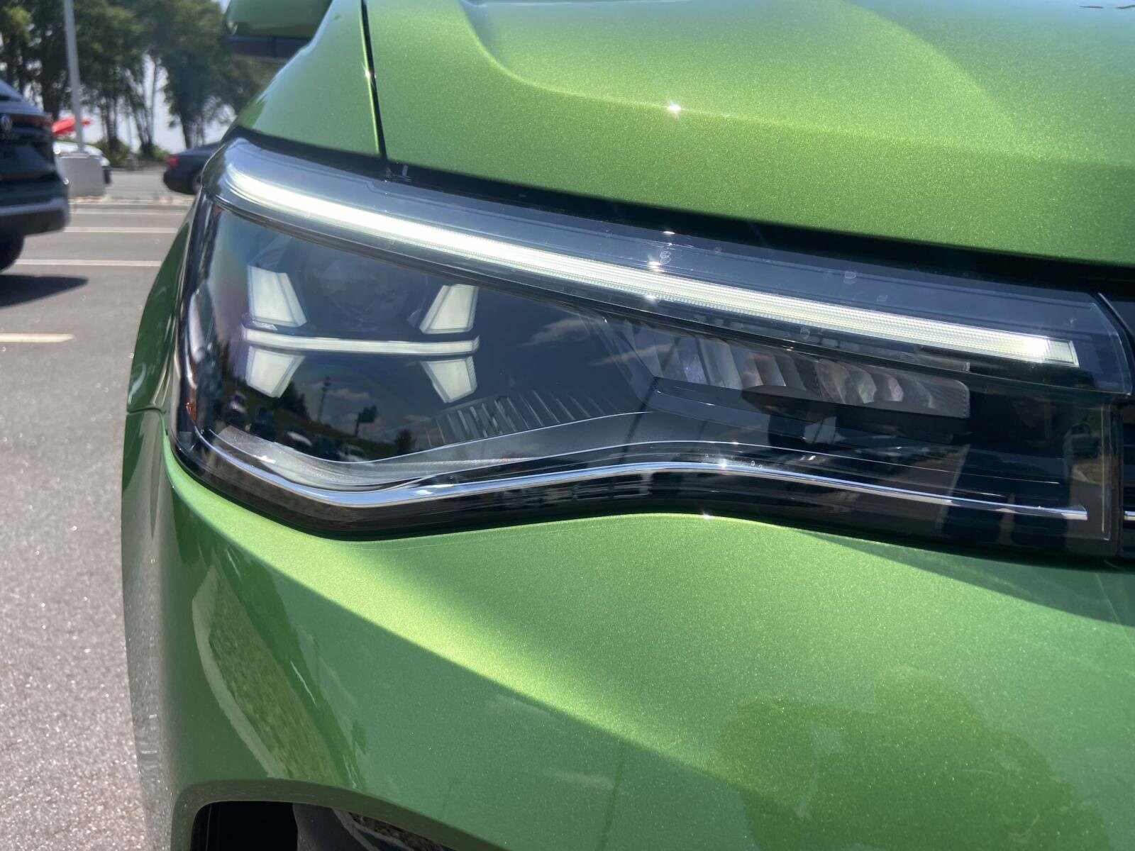 2025 Volkswagen Taos SE photo 4