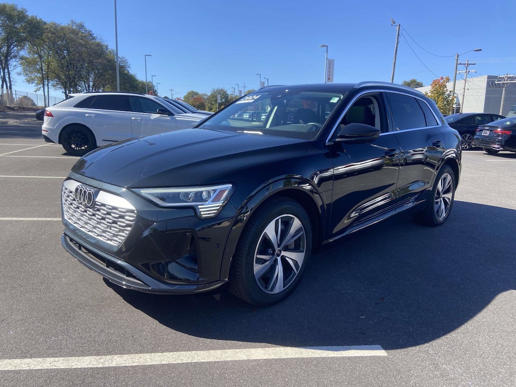 Used 2024 Audi Q8 e-tron Premium SUV