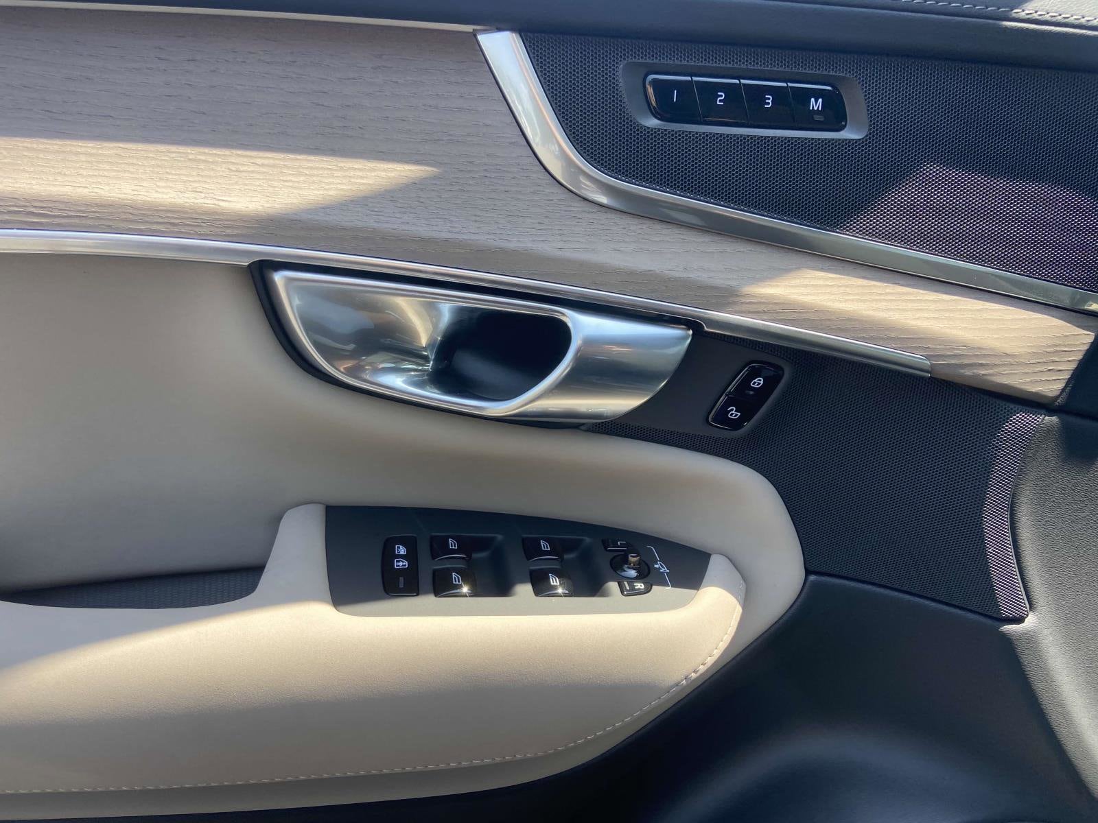 2026 Volvo XC90 Plus - Photo 21