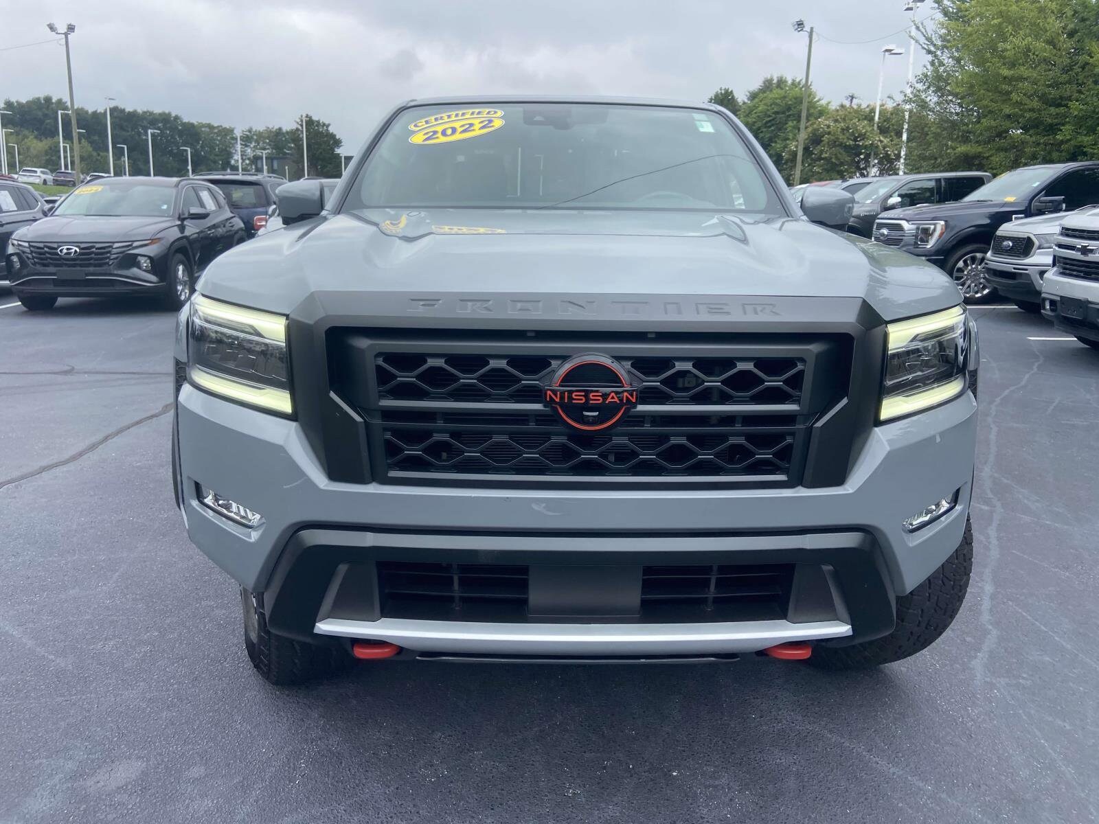 2022 Nissan Frontier PRO-4X photo 2