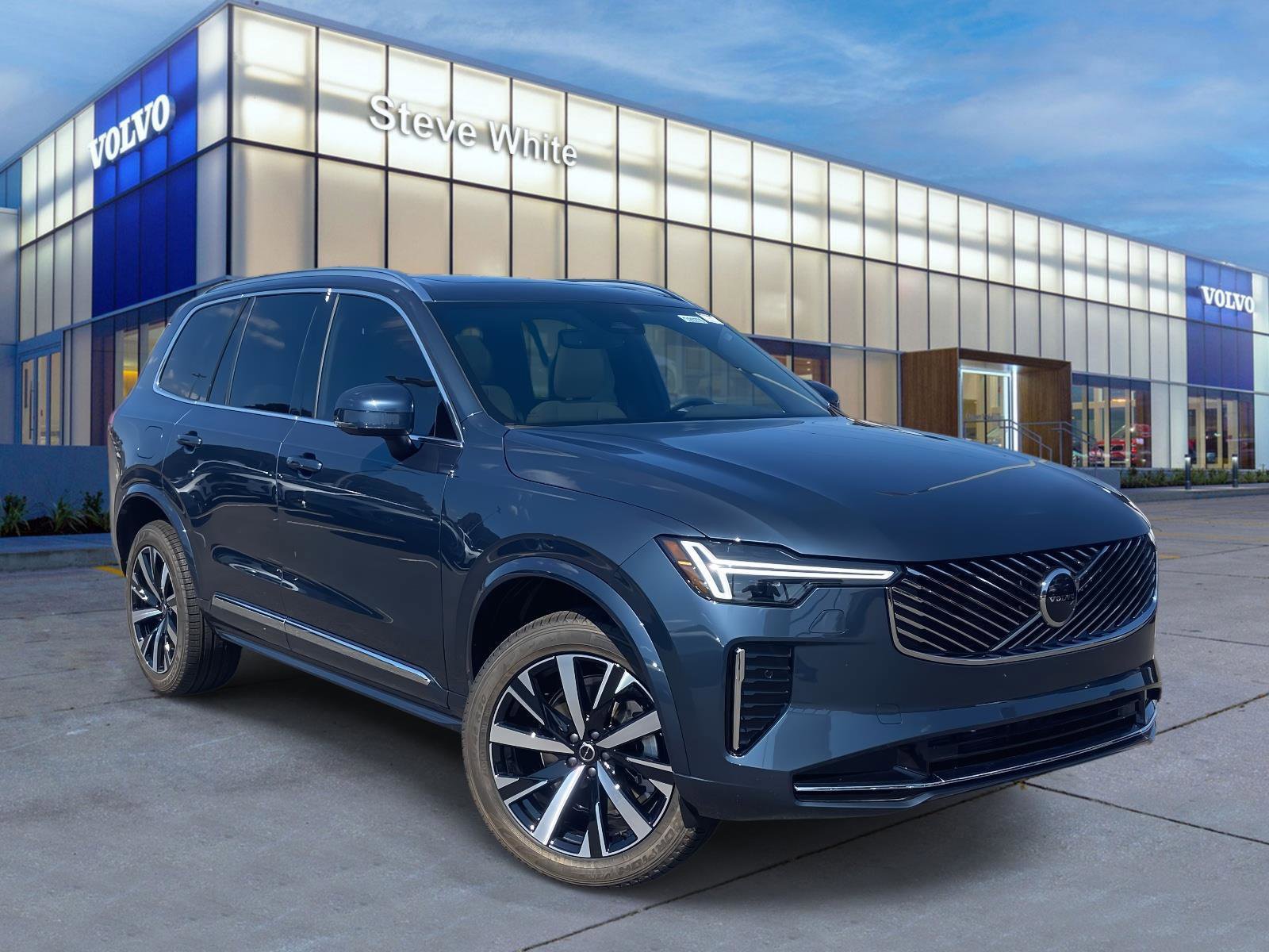 2026 Volvo XC90 Core's photo