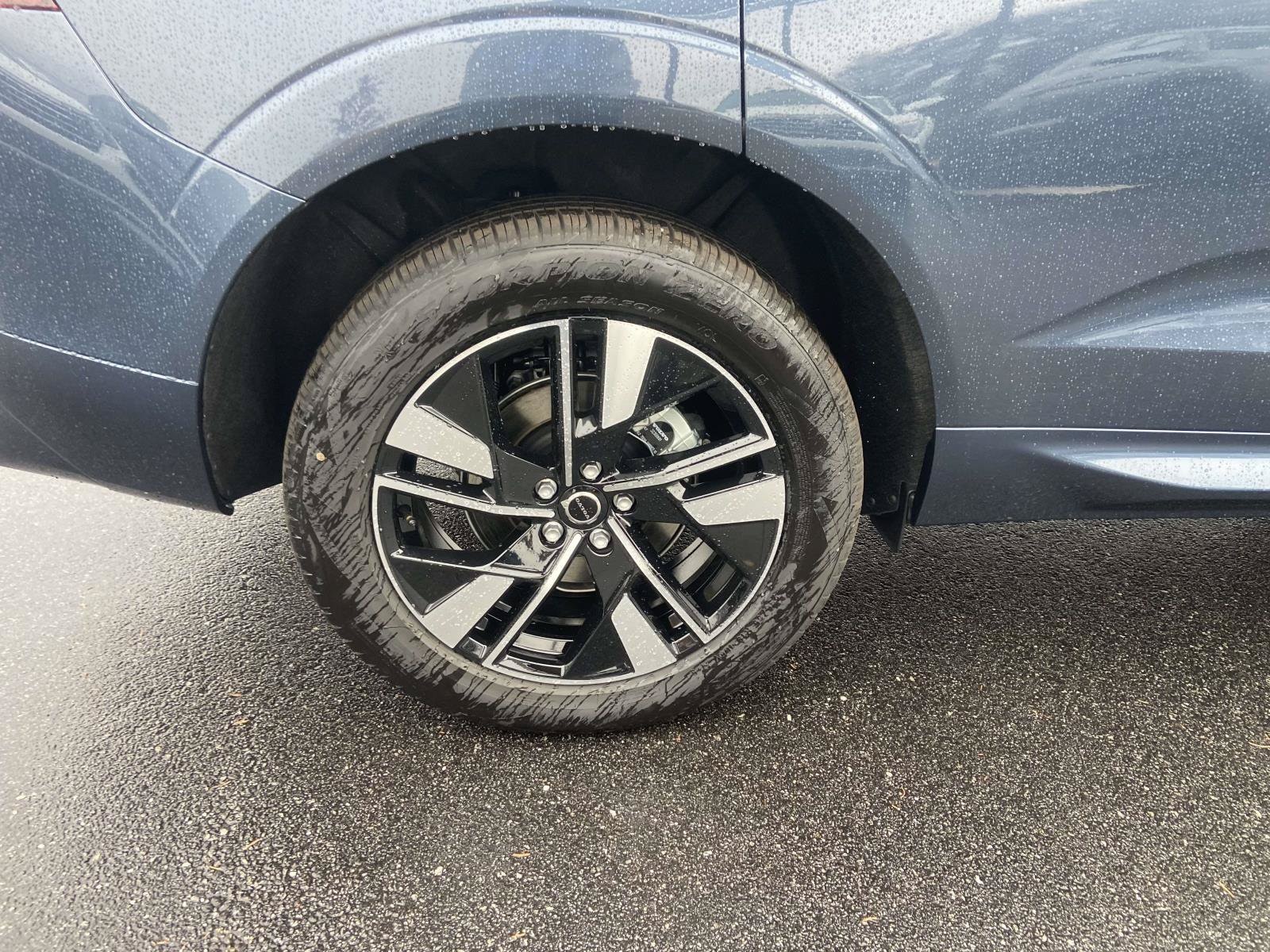 2026 Volvo XC60 Core - Photo 11