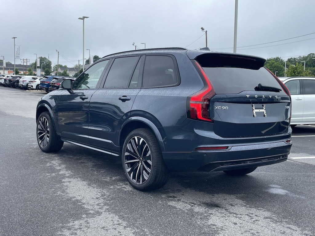 New 2026 Volvo XC90 plug-in hybrid T8 Ultra Dark Theme 7-Seater SUV