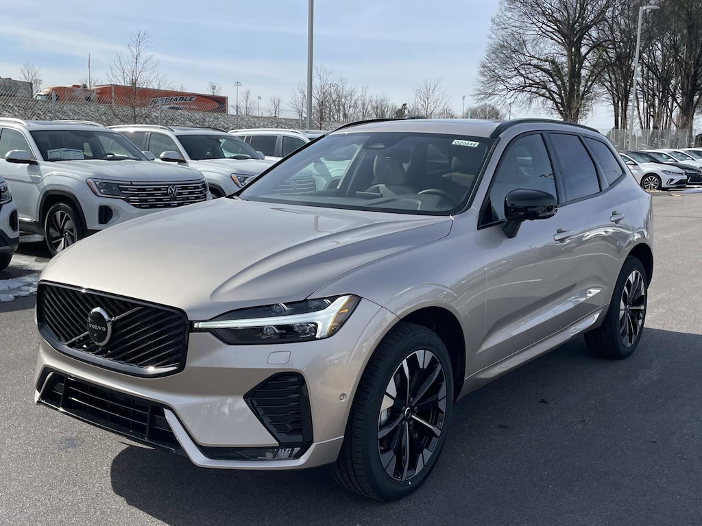 New 2026 Volvo XC60 B5 Plus SUV