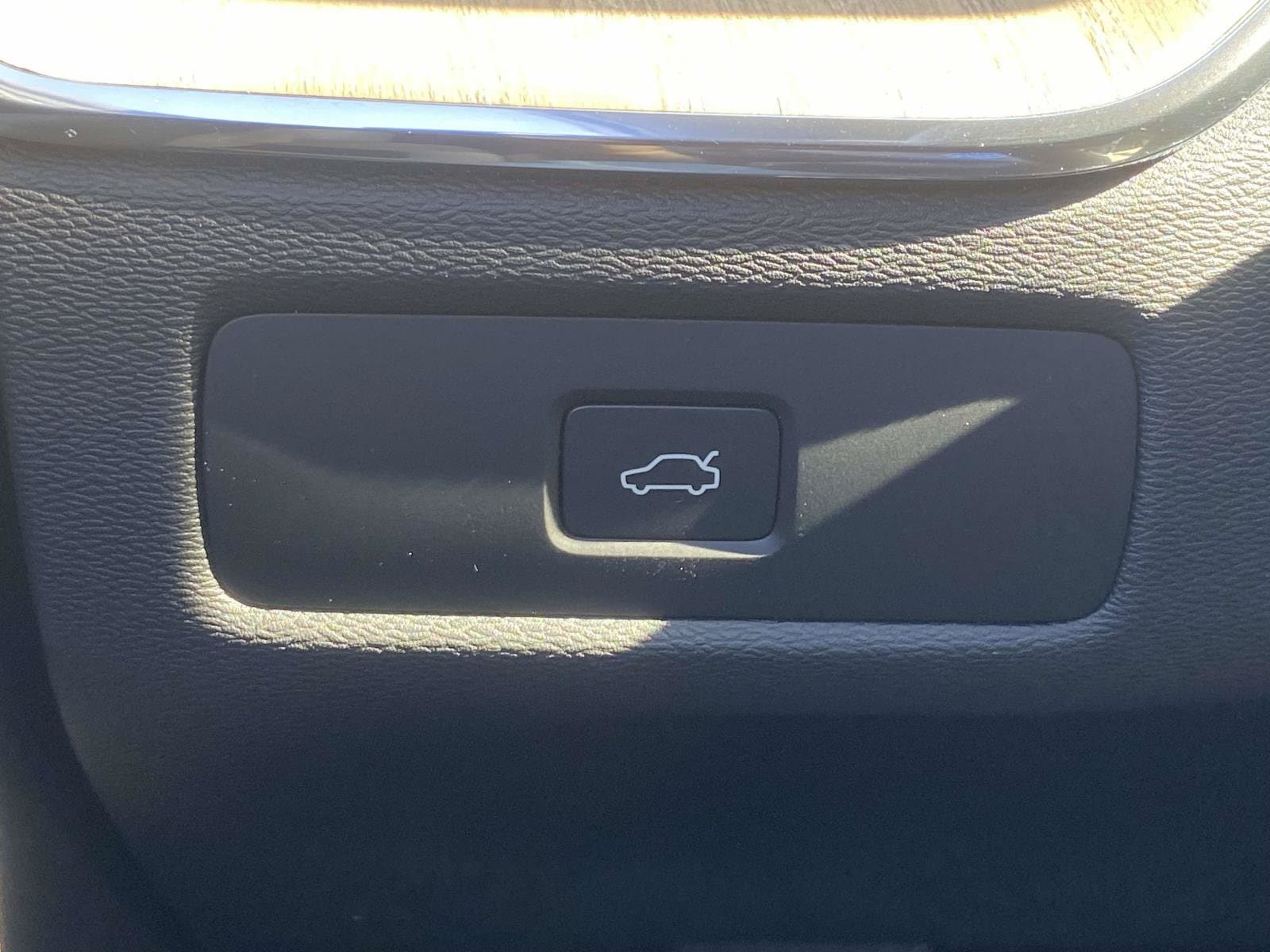 2026 Volvo XC60 Plus - Photo 22