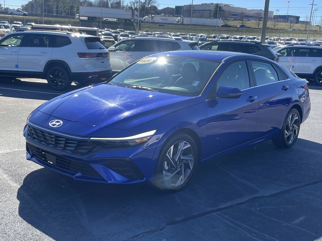 Used 2025 Hyundai Elantra Limited Sedan