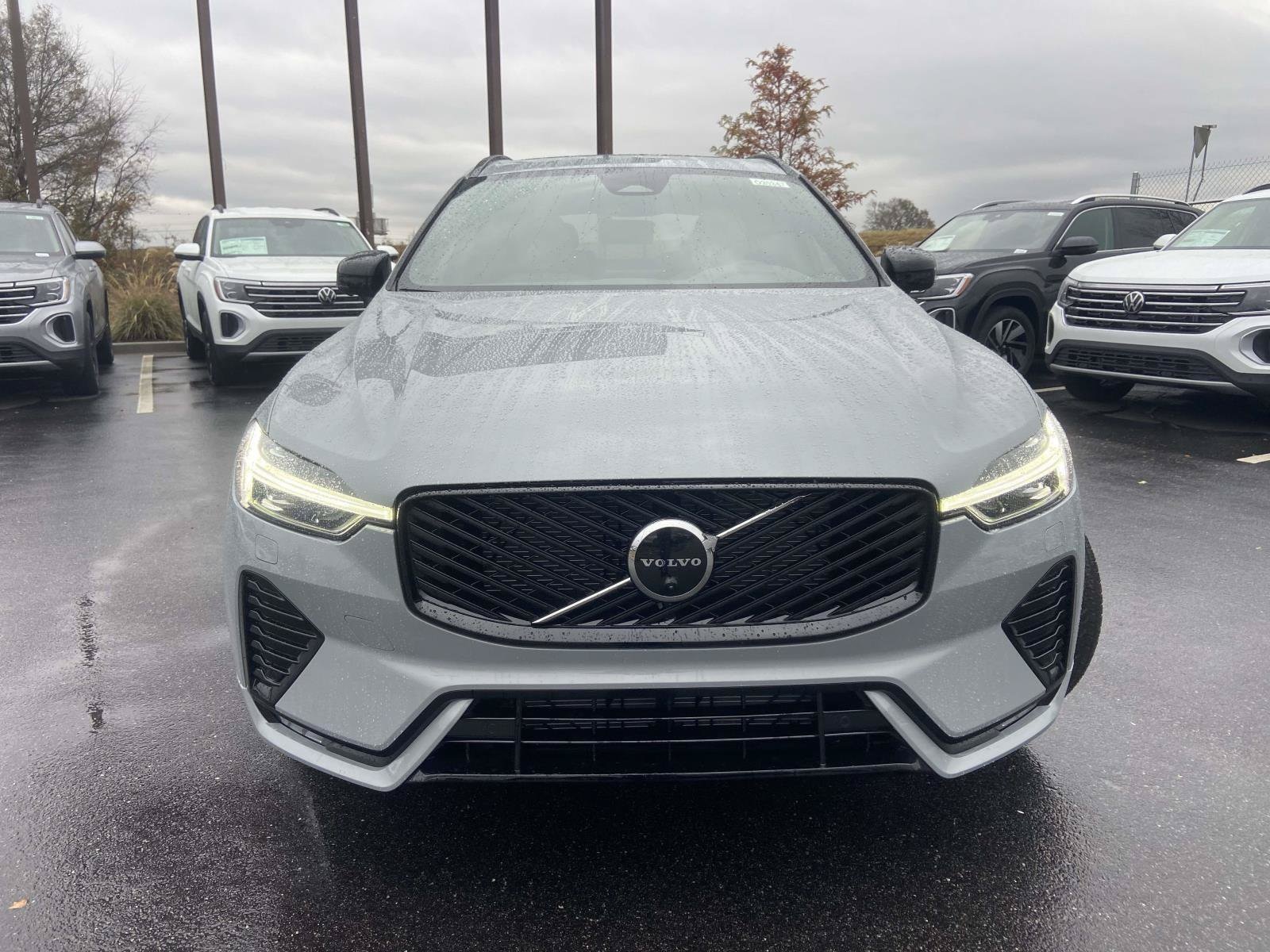 2026 Volvo XC60 Plus - Photo 2